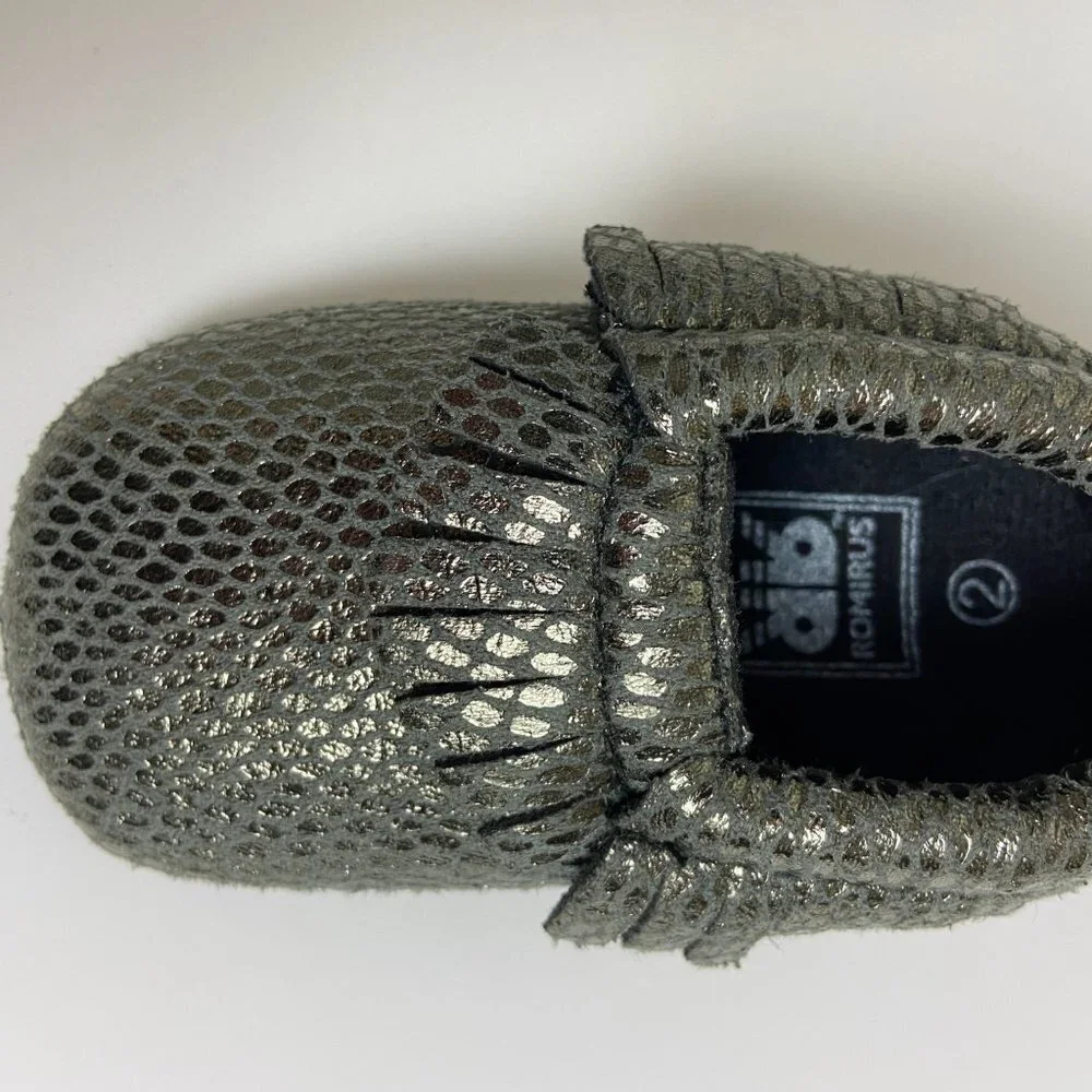 NWOT Romirus: Gray Metallic Snake Moccasins Soft Sole for Baby Size 2